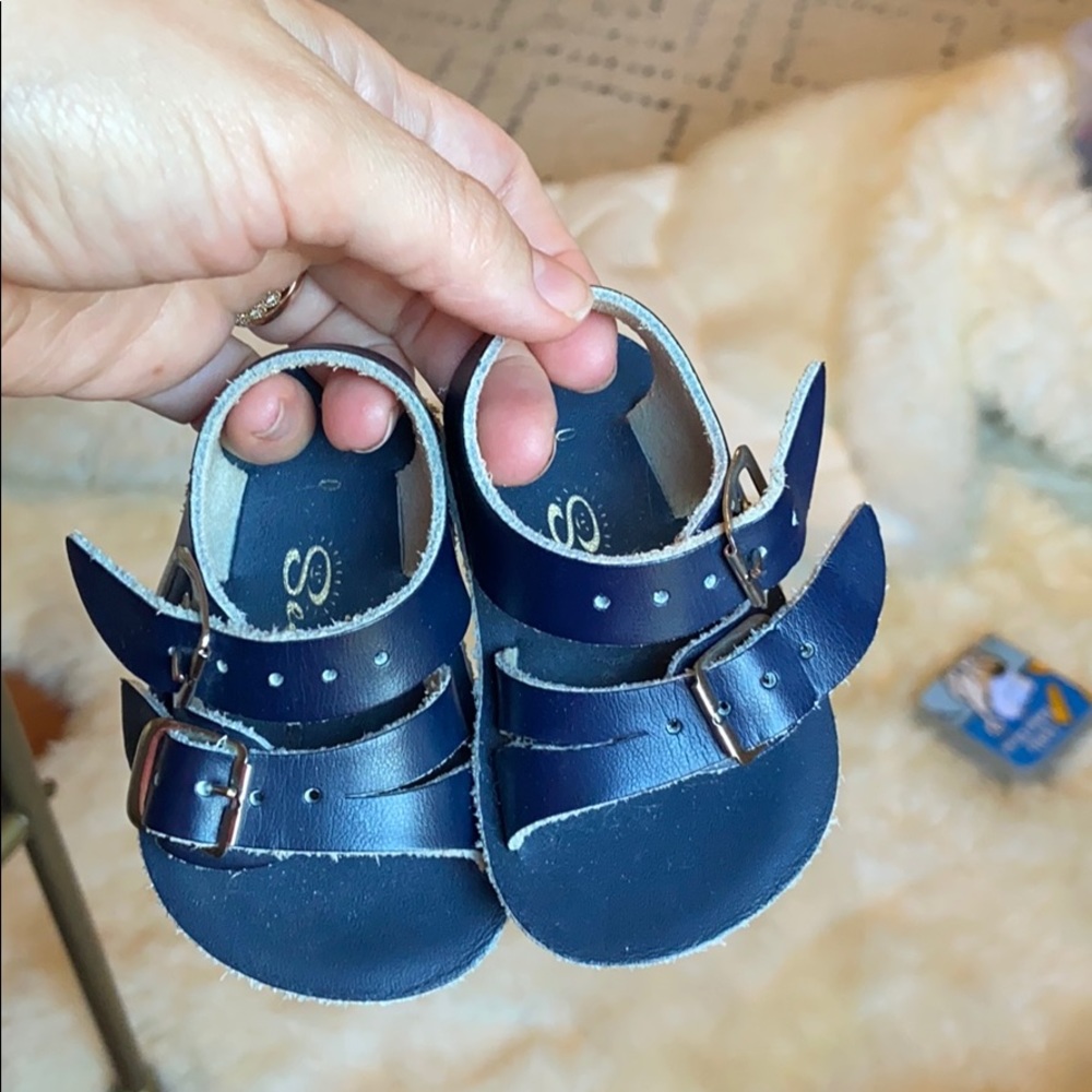 EUC sea wee sandals